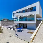 Сasa de vacaciones In Okrug Gornji With Sauna *