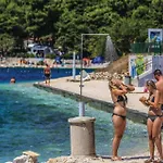 In Okrug Gornji With Sauna Сasa de vacaciones *