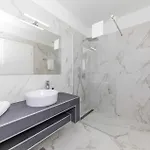Сasa de vacaciones In Okrug Gornji With Sauna *