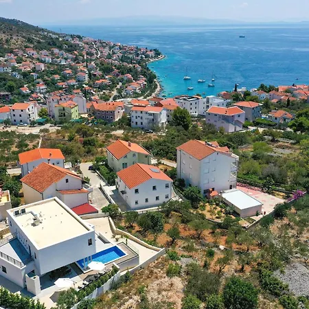 Feriehus In Okrug Gornji With Sauna Trogir