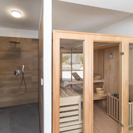 In Okrug Gornji With Sauna Trogir