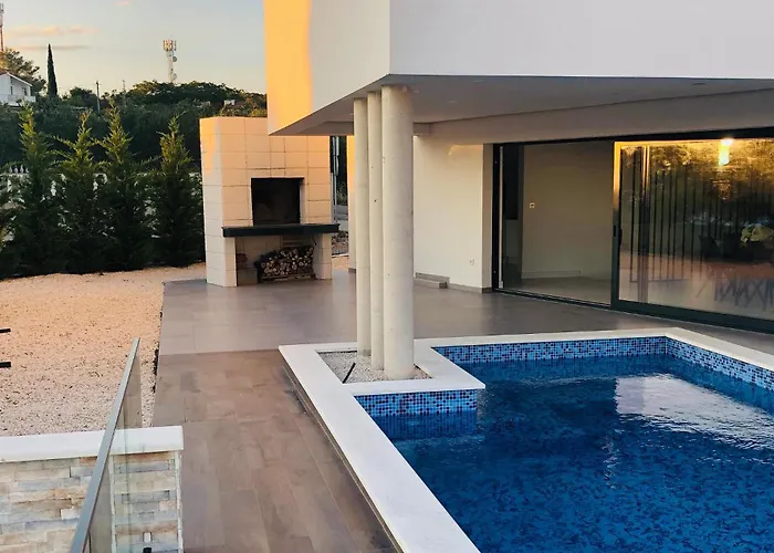 Hébergement de vacances In Okrug Gornji With Sauna *