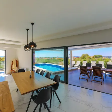 Prázdninový dům In Okrug Gornji With Sauna *